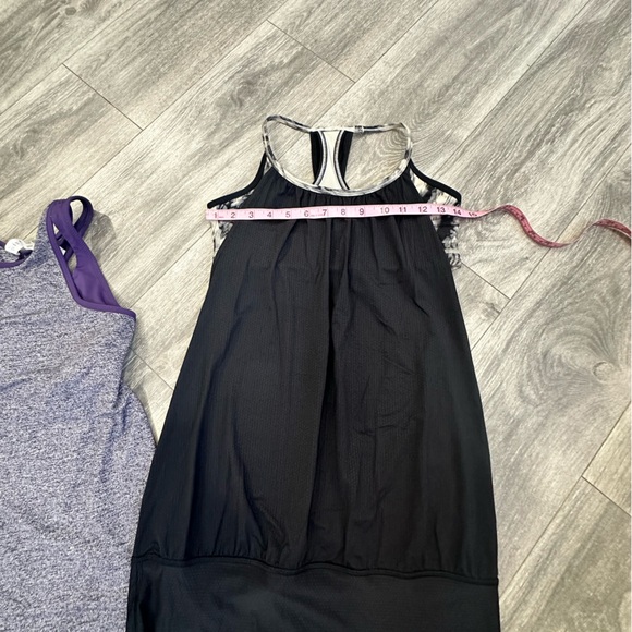 Bundle Lululemon Tank Top - Picture 9 of 10